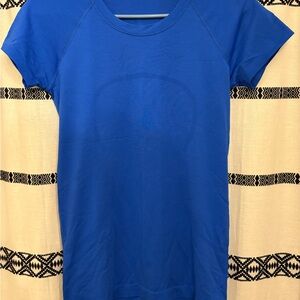 Lululemon Vibrant Blue Short Sleeve Top